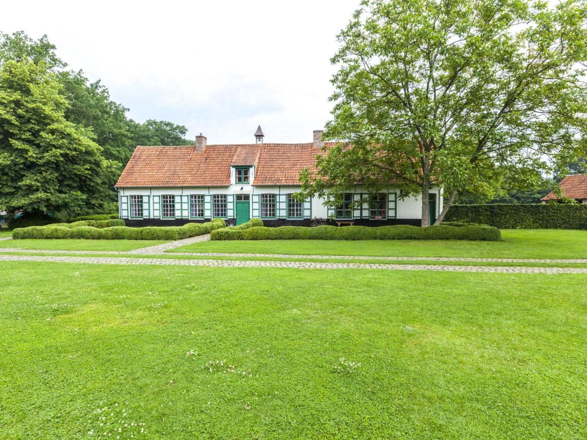 Beautiful Farmhouse In Beernem With Big Garden エクステリア 写真